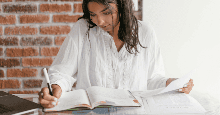 31 Daily Journaling Prompts to Help You Stop Emotional Monitoring